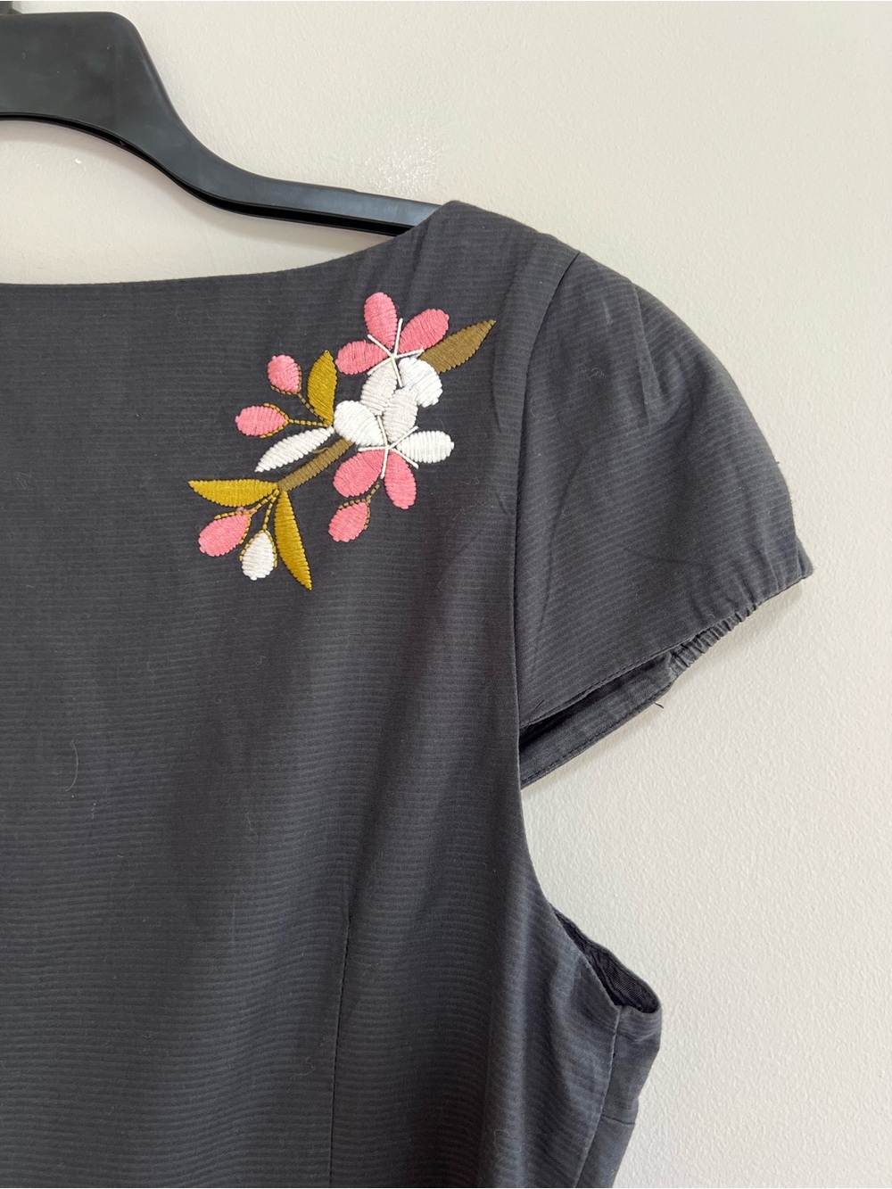 Moulinette Soeurs Anthropologie Lucillae Floral Embroidery Shift Grey Dress, 8 - Picture 6 of 12